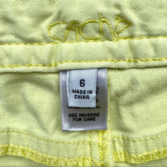 Cache Yellow Mid-Rise Capris Size 6 - Picture 2 of 10